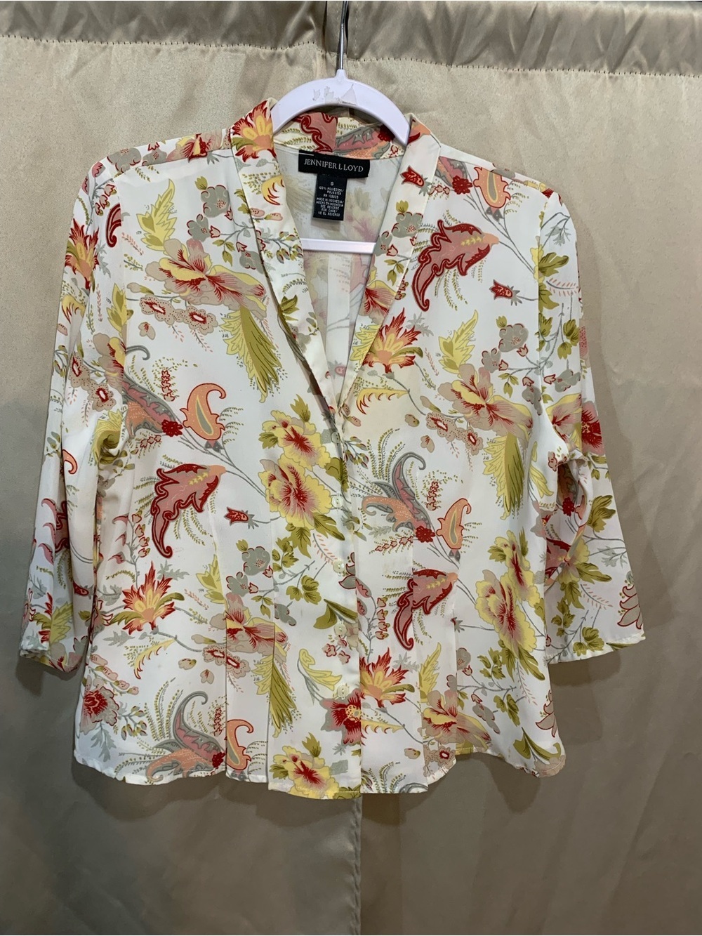 Jennifer & Lloyd White Floral Button-Front Shirt 100/2